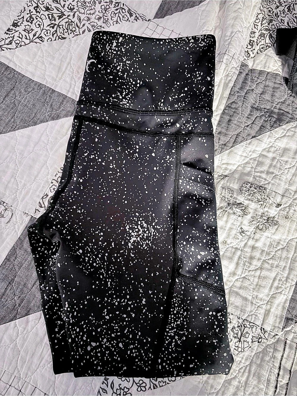 Zyia Active Women’s Size 6-8 Reflective Light and Tights Leggings Like New